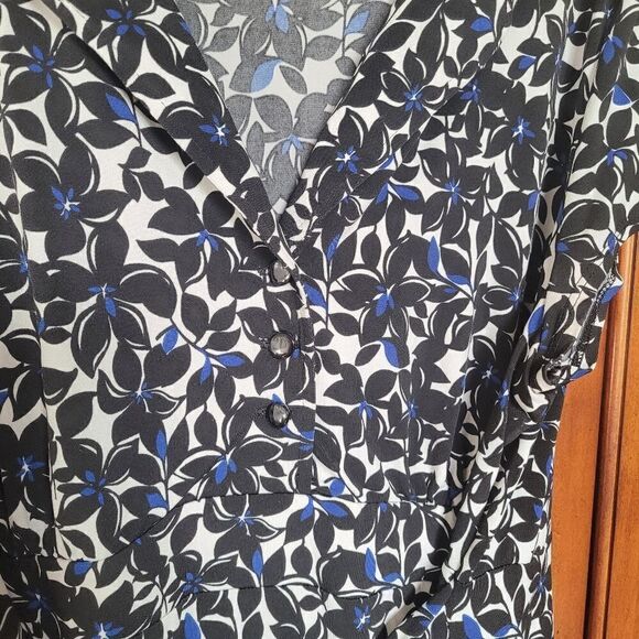 Floral Maternity Dress - Picture 4 of 4